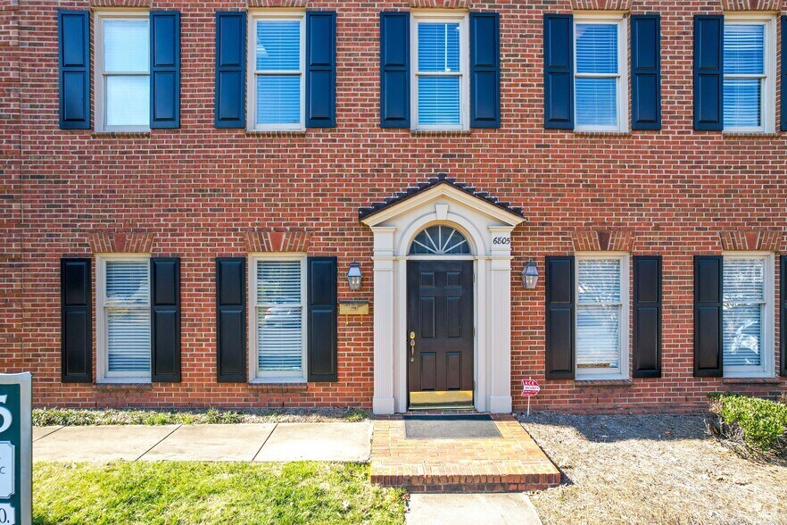 6805 Fairview Rd, Charlotte, NC à vendre - Photo du bâtiment - Image 3 de 4