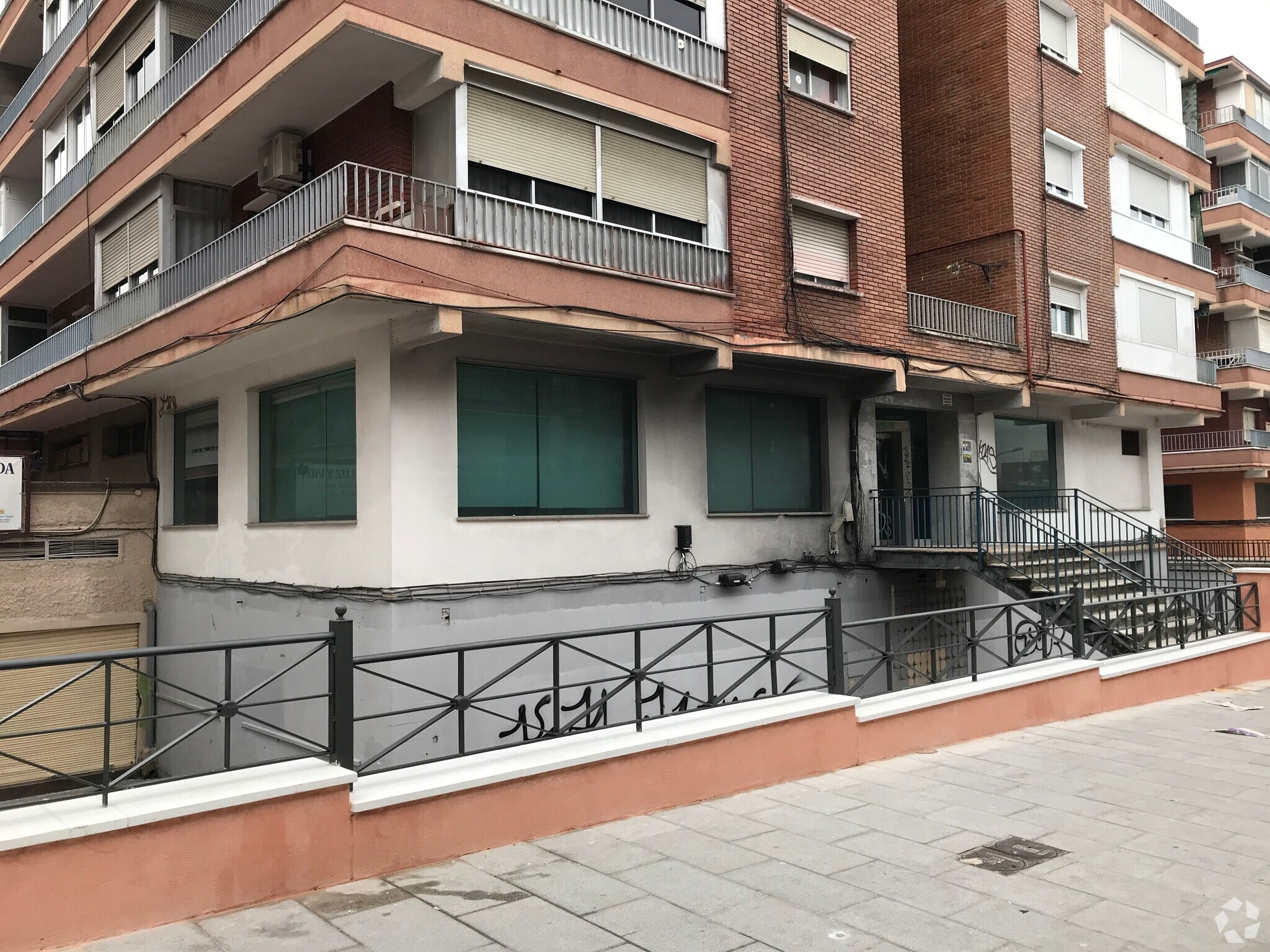 Calle Virgen de Icíar, Alcorcón, Madrid for sale Primary Photo- Image 1 of 5