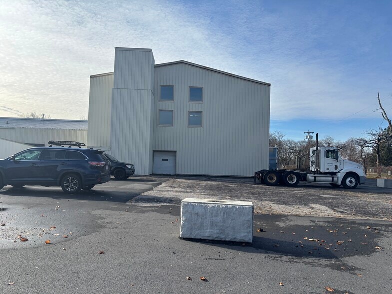 55-R Pawtucket Ave, Rumford, RI for sale - Building Photo - Image 3 of 21