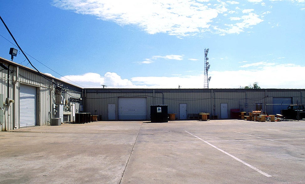 2233 E Grauwyler Rd, Irving, TX for lease - Other - Image 3 of 5