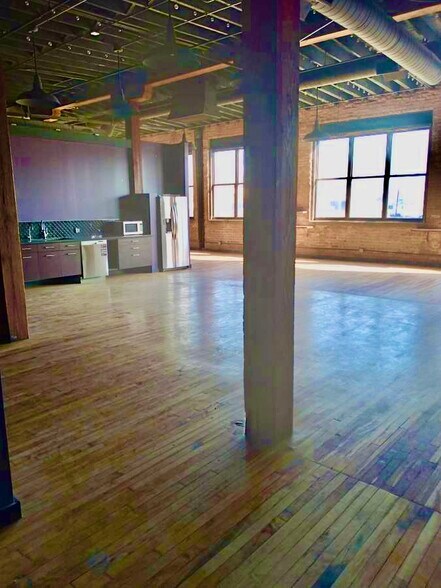 348 N Ashland Ave, Chicago, IL à louer - Photo intérieure - Image 2 de 4