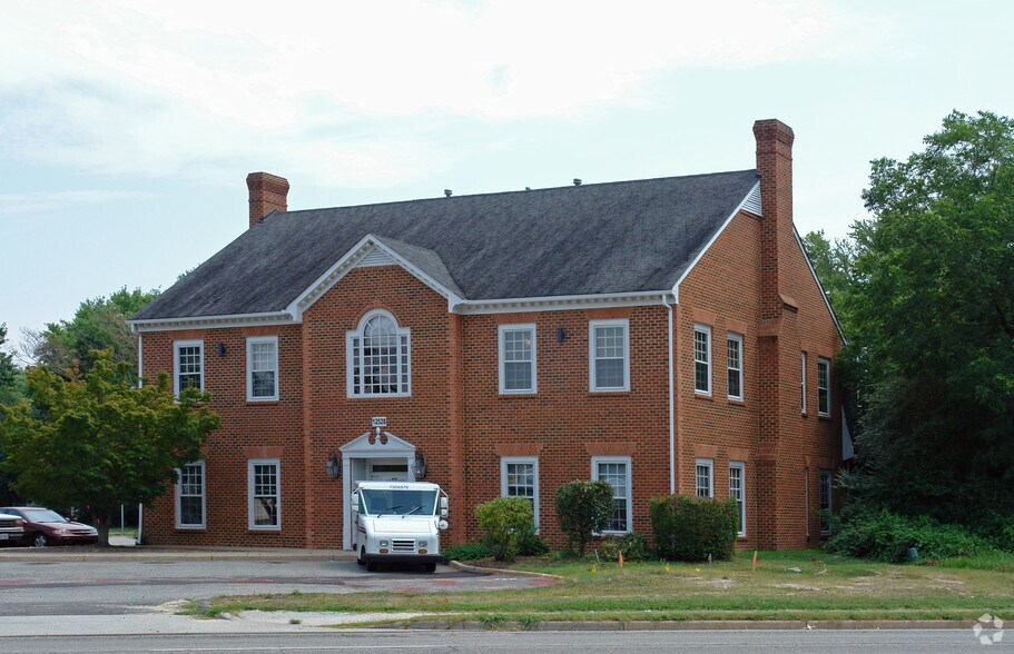 12528 Warwick Blvd, Newport News, VA à louer - Photo du bâtiment - Image 3 de 8