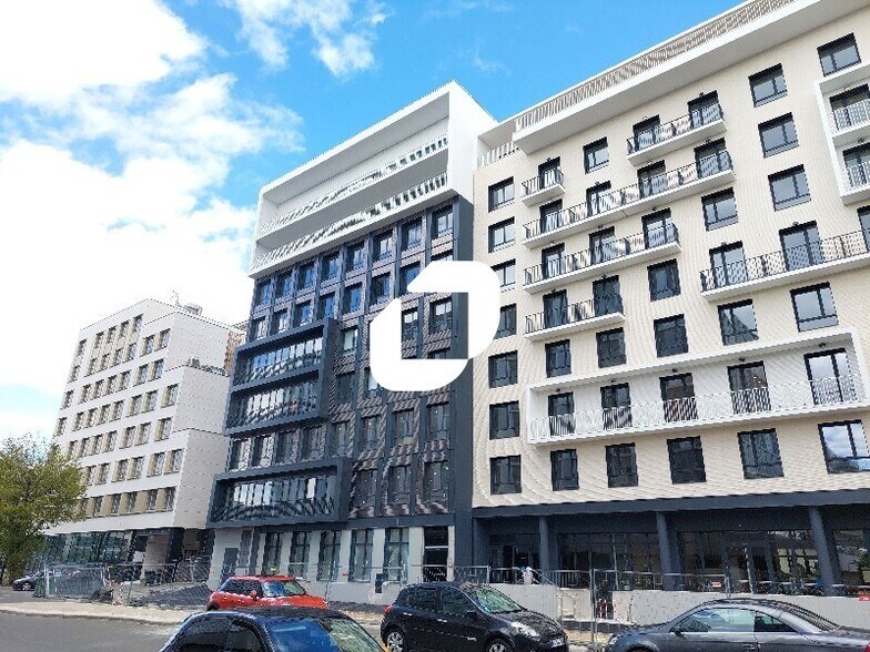 7 Rue George Stephenson, Montigny Le Bretonneux à louer - Photo du bâtiment - Image 1 de 28