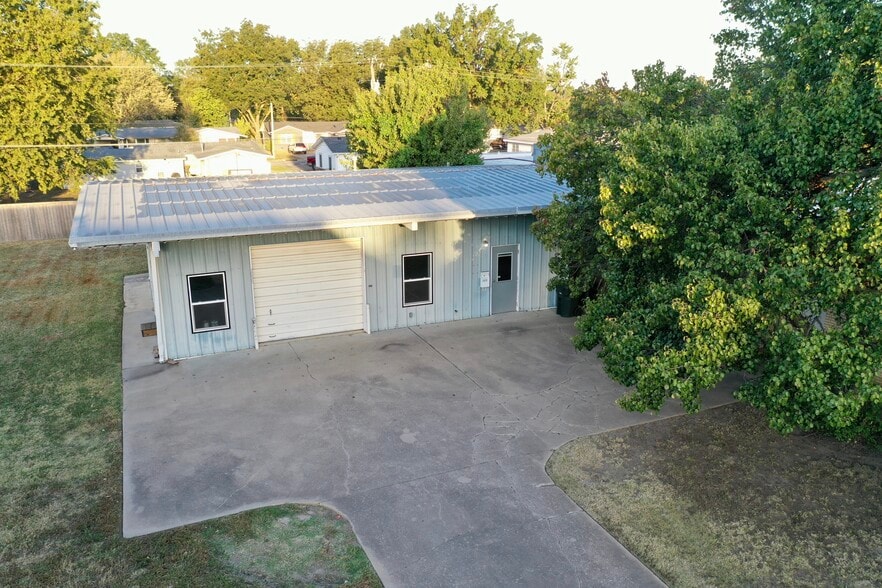1413 N Muskogee Pl, Claremore, OK for sale - Building Photo - Image 3 of 12