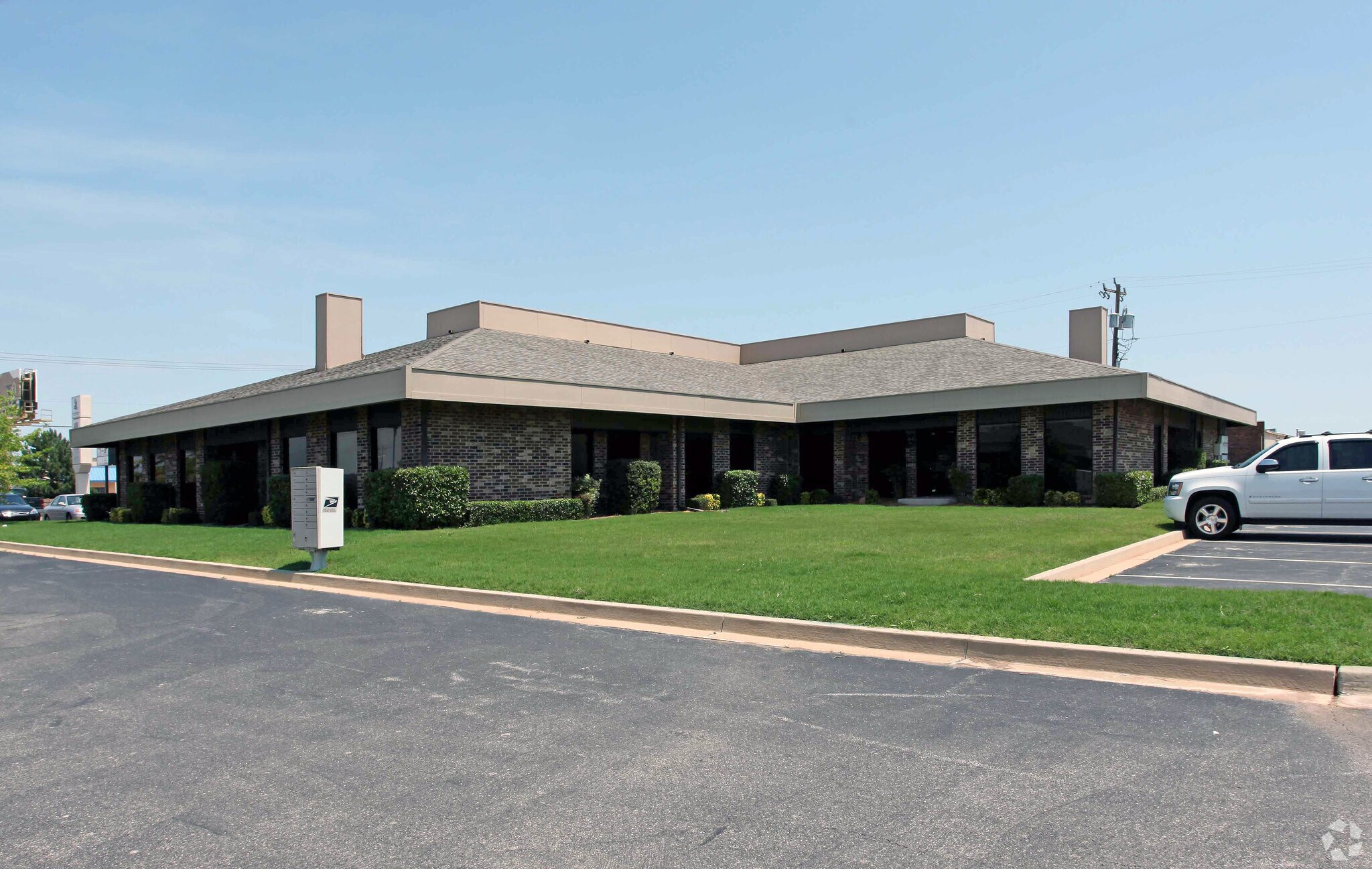 510 E Memorial Rd, Oklahoma City, OK for sale Primary Photo- Image 1 of 6