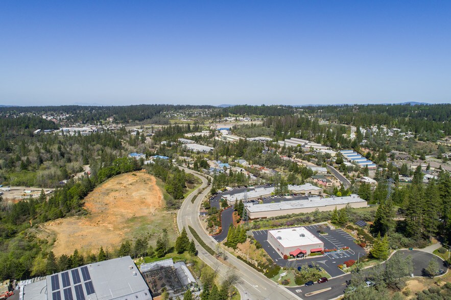 1250 WHISPERING PINES Ln, Grass Valley, CA à vendre - Aérien - Image 2 de 10