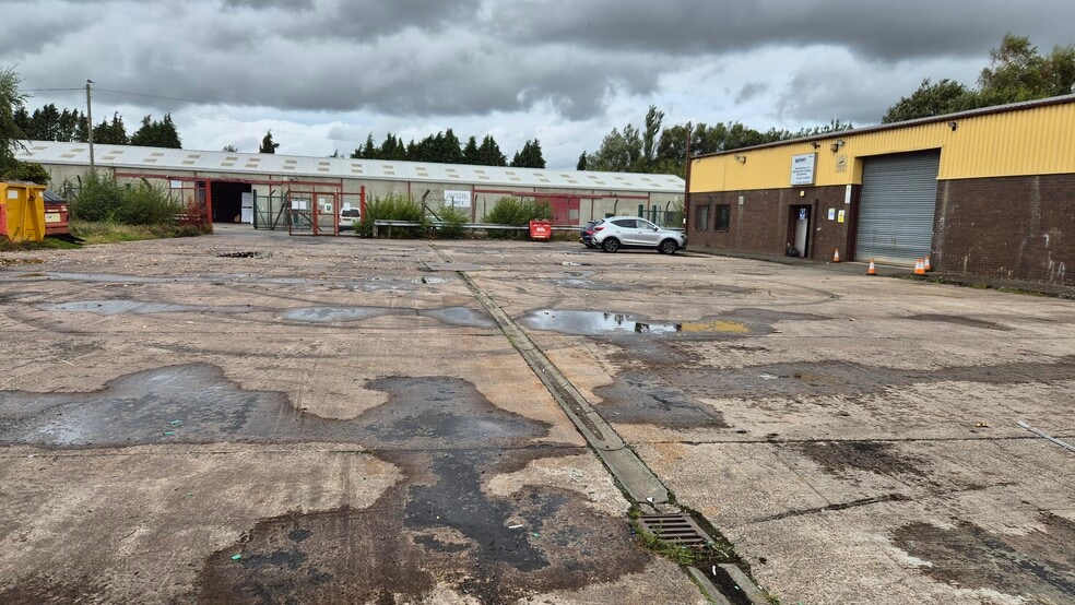 5 Ochil Dr, Falkirk for lease - Building Photo - Image 2 of 8