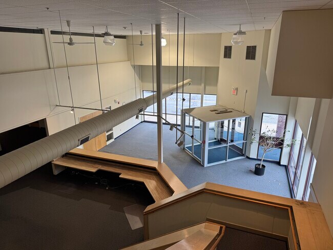 Plus de détails pour 376 Newport Ave, Rumford, RI - Bureau, Local d'activités à louer