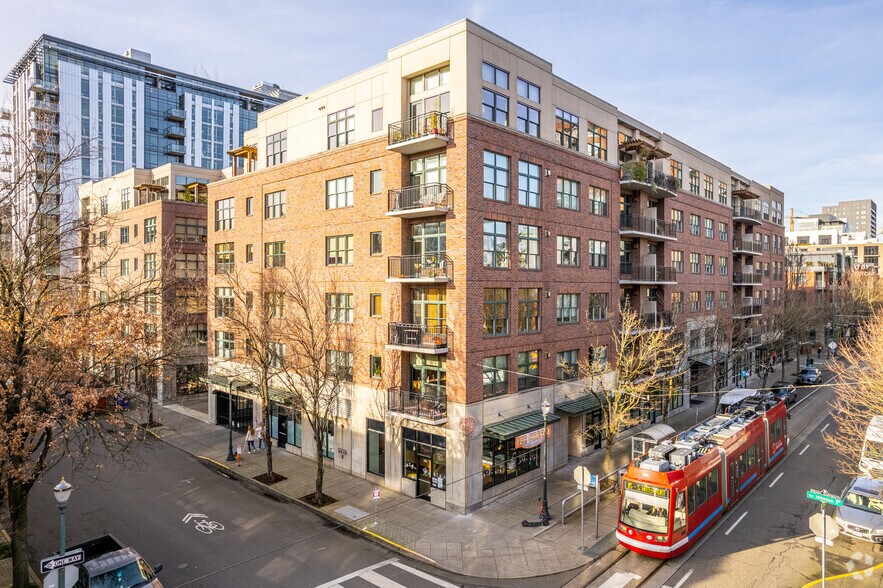 820 NW 12th Ave, Portland, OR for lease - Building Photo - Image 2 of 5