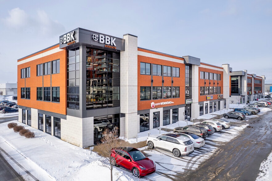 3000-3050 Boul Curé-Labelle, Laval, QC for lease - Primary Photo - Image 1 of 3