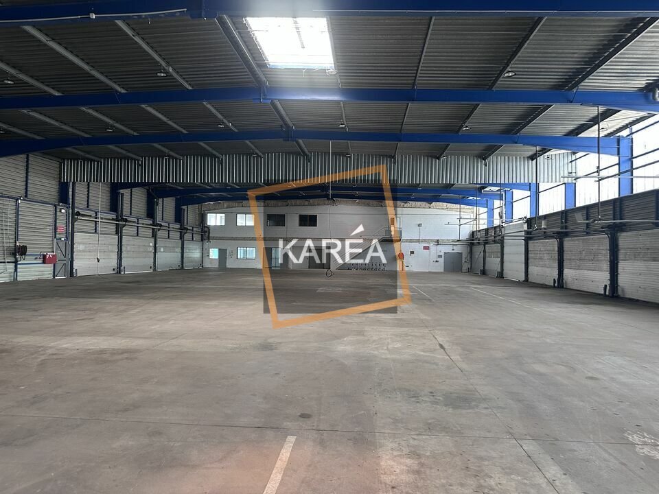 Industrial in Ferrières-en-Brie for lease Building Photo- Image 1 of 6