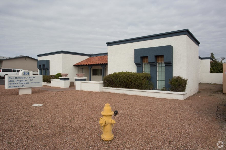 3030 E Cactus Rd, Phoenix, AZ à vendre - Photo principale - Image 1 de 1