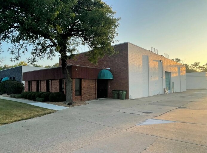 700 Minnesota Dr, Troy, MI for sale - Primary Photo - Image 1 of 1