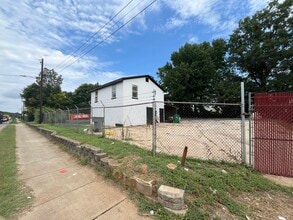 3308 Rozzelles Ferry Rd, Charlotte, NC à louer Photo intérieure- Image 1 de 7