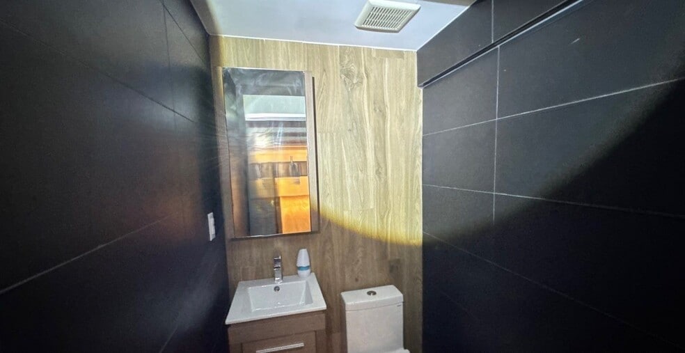 1490 Saint Johns Pl, Brooklyn, NY à vendre - Photo du bâtiment - Image 3 de 13