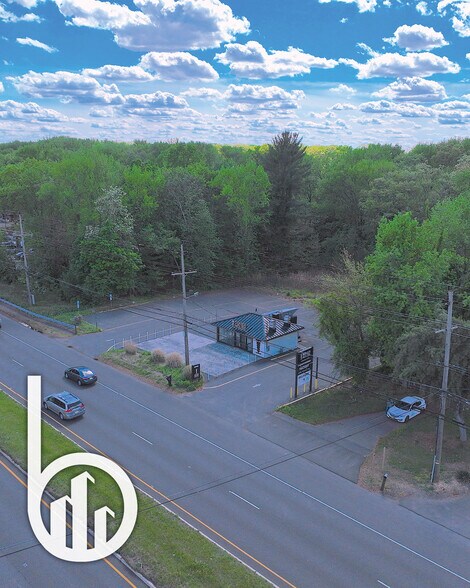 197 Route 9 S, Marlboro, NJ à louer - Photo du bâtiment - Image 3 de 9