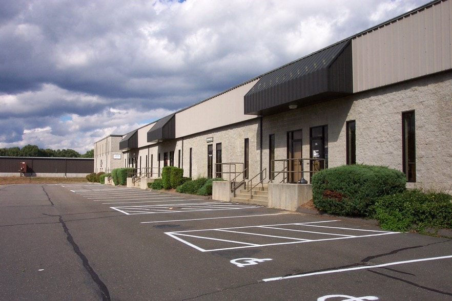 630 Silver St, Agawam, MA for lease - Building Photo - Image 1 of 7