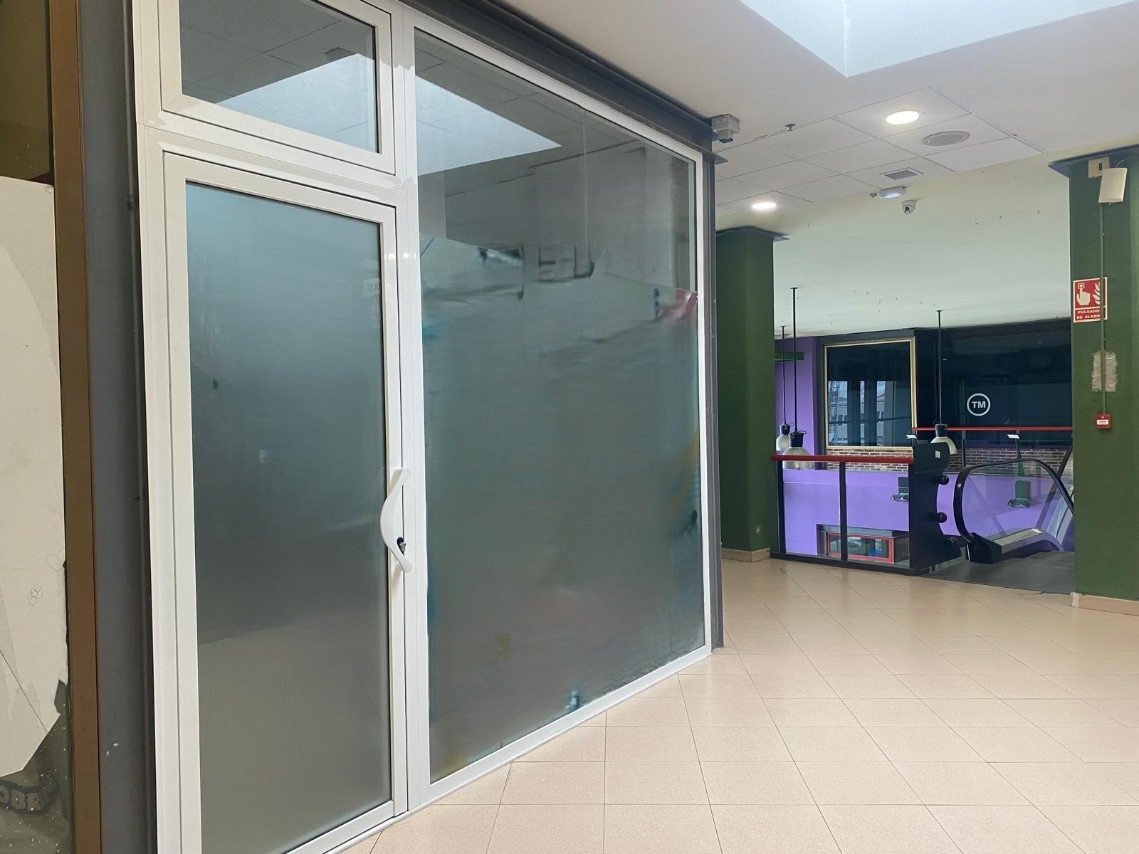 Retail in Tres Cantos for lease Interior Photo- Image 1 of 9