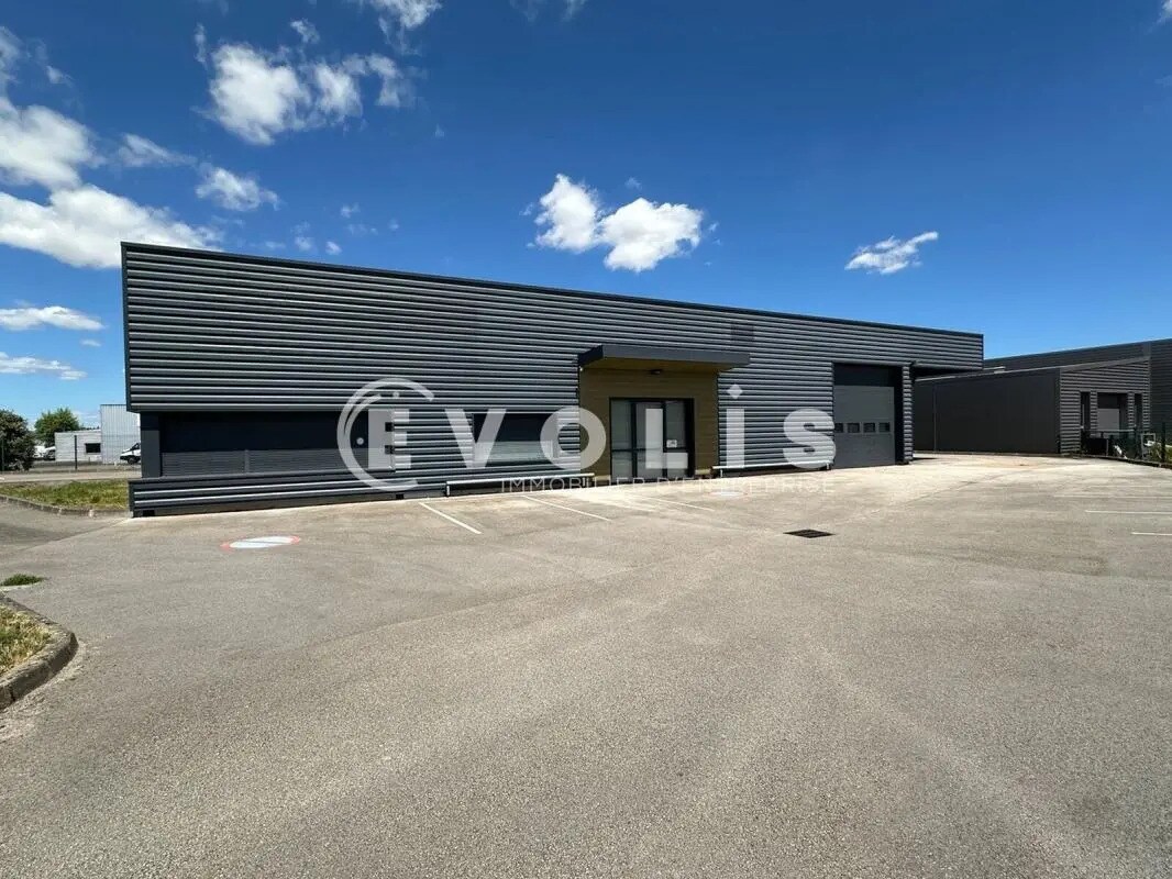 Office in Arnas for lease Building Photo- Image 1 of 6