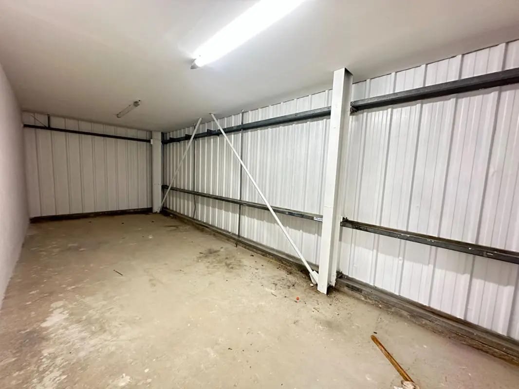 Industrial in Miramas for lease Interior Photo- Image 1 of 4