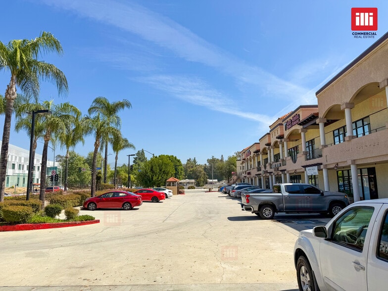 680 Alosta Ave, Azusa, CA for lease - Building Photo - Image 2 of 9