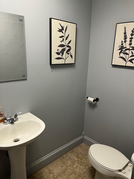 205 Washington St, Burlington, IA à louer - Photo intérieure - Image 3 de 12