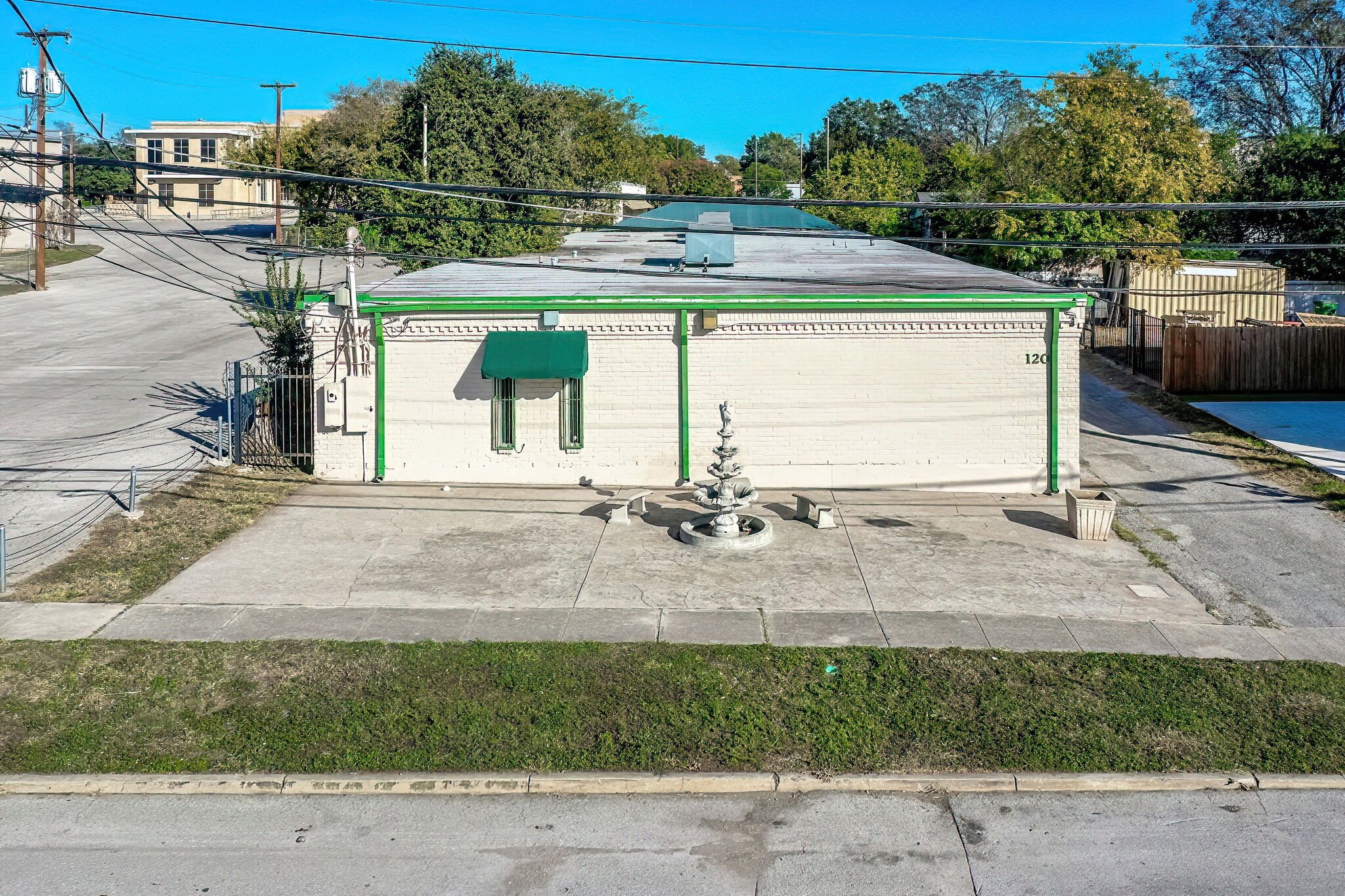 120 N Mesquite St, San Antonio, TX for lease Aerial- Image 1 of 40