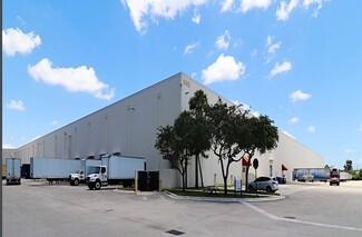 Plus de détails pour 6301 E 10th Ave, Hialeah, FL - Industriel à louer