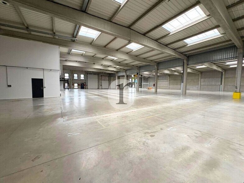 Flex in Saint-André-lez-Lille for lease - Building Photo - Image 1 of 8