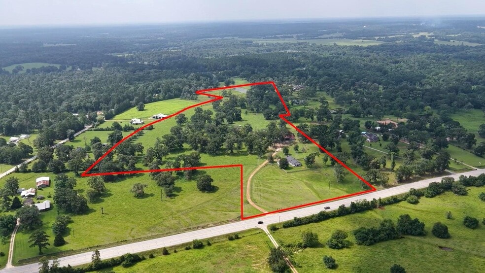 100 Hill Ranch Ln, New Waverly, TX à vendre - Photo du bâtiment - Image 2 de 50