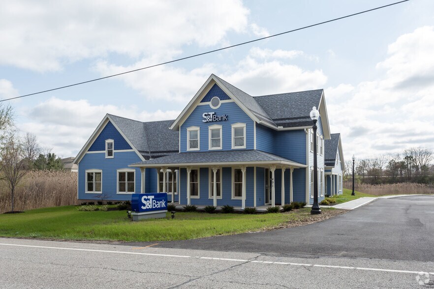 491 N Cleveland Massillon Rd, Akron, OH à vendre - Photo du bâtiment - Image 2 de 8