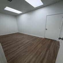 11350 66th St, Largo, FL for lease Interior Photo- Image 2 of 11