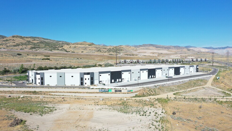 15897 South Axia Drive, Herriman, UT à louer - Photo du bâtiment - Image 3 de 6