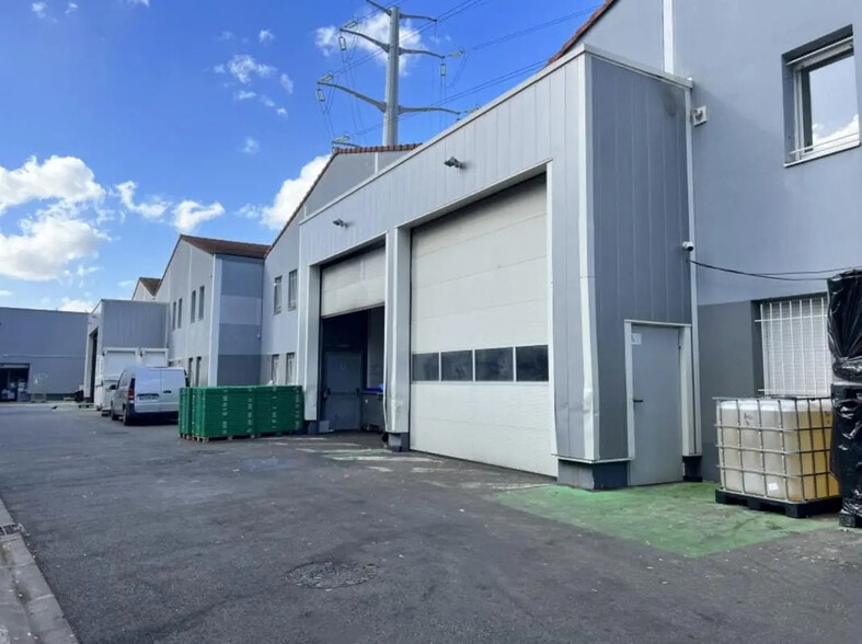 Flex in Chevilly-Larue for lease - Building Photo - Image 3 of 6