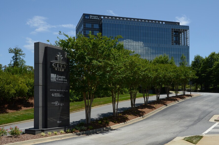 3330 Cumberland Blvd, Atlanta, GA à louer - Photo du bâtiment - Image 3 de 5