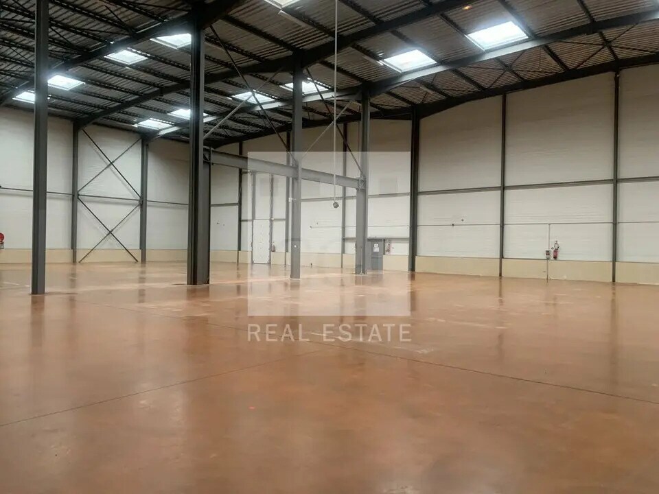 Local d'activités dans Lozanne à vendre Photo intérieure- Image 1 de 13