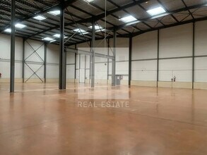 Local d'activités dans Lozanne à vendre Photo intérieure- Image 1 de 13