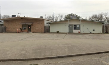 2418 College Ave, Garland, TX à louer Photo du bâtiment- Image 1 de 3