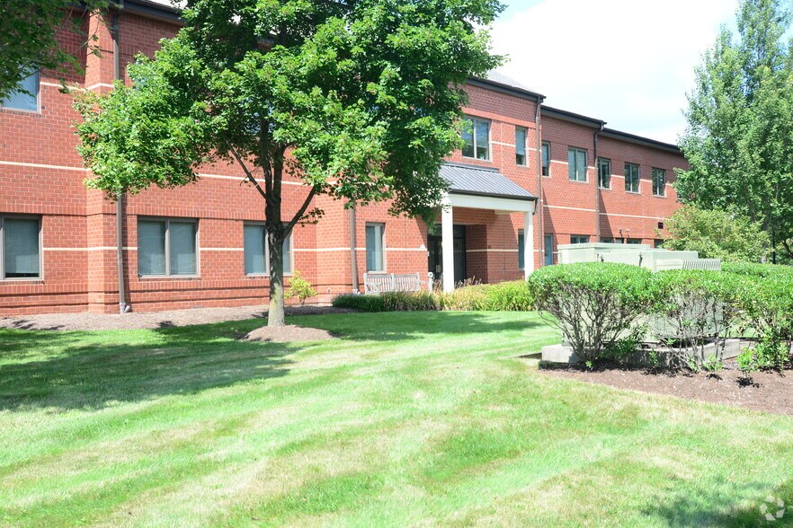 88 Princeton Hightstown Rd, Princeton Junction, NJ à louer - Photo du bâtiment - Image 3 de 9