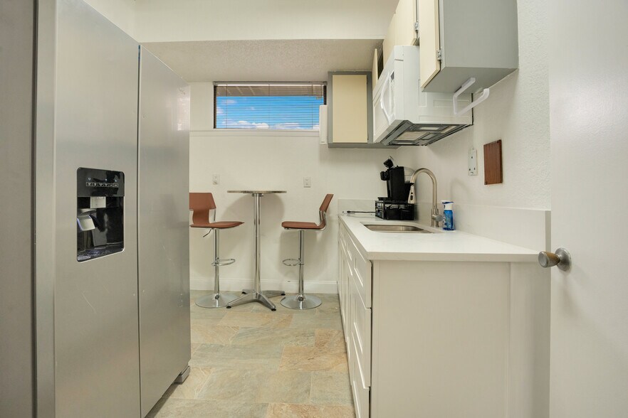 1240 E Normandy Blvd, Deltona, FL à louer - Photo du bâtiment - Image 3 de 21