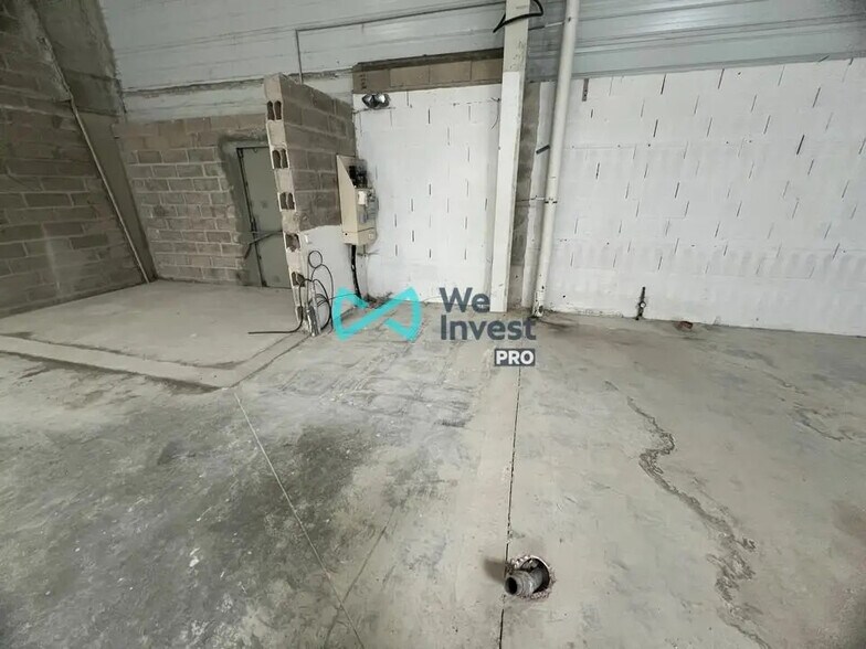 Retail in Reims for lease - Interior Photo - Image 3 of 10