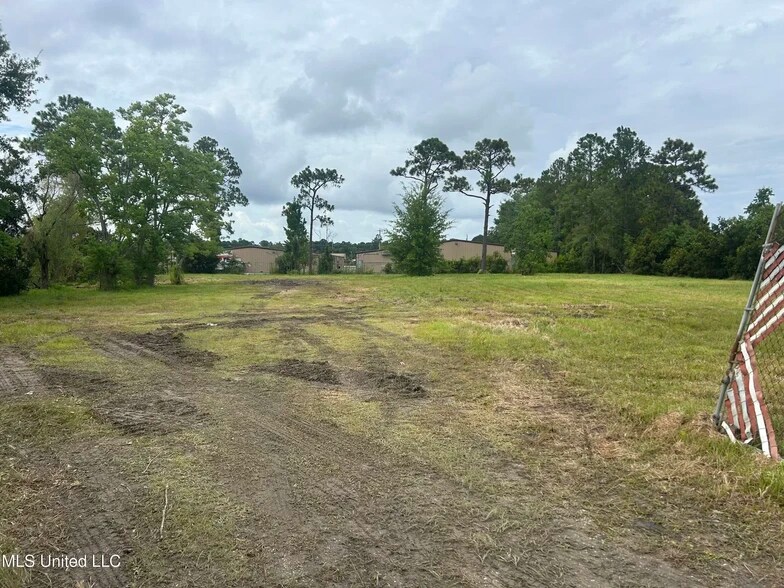3420 Groveland Rd, Ocean Springs, MS for sale - Building Photo - Image 3 of 6