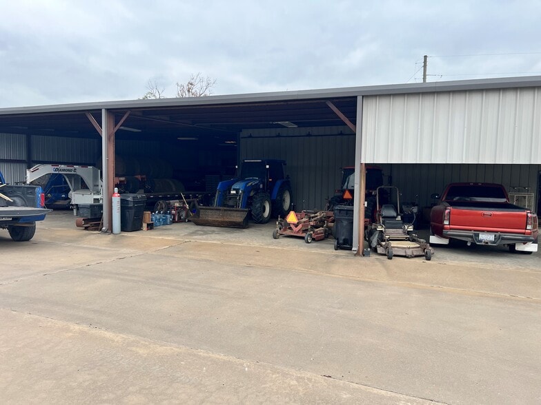 31807 Old Washington Rd, Waller, TX for sale - Building Photo - Image 2 of 12