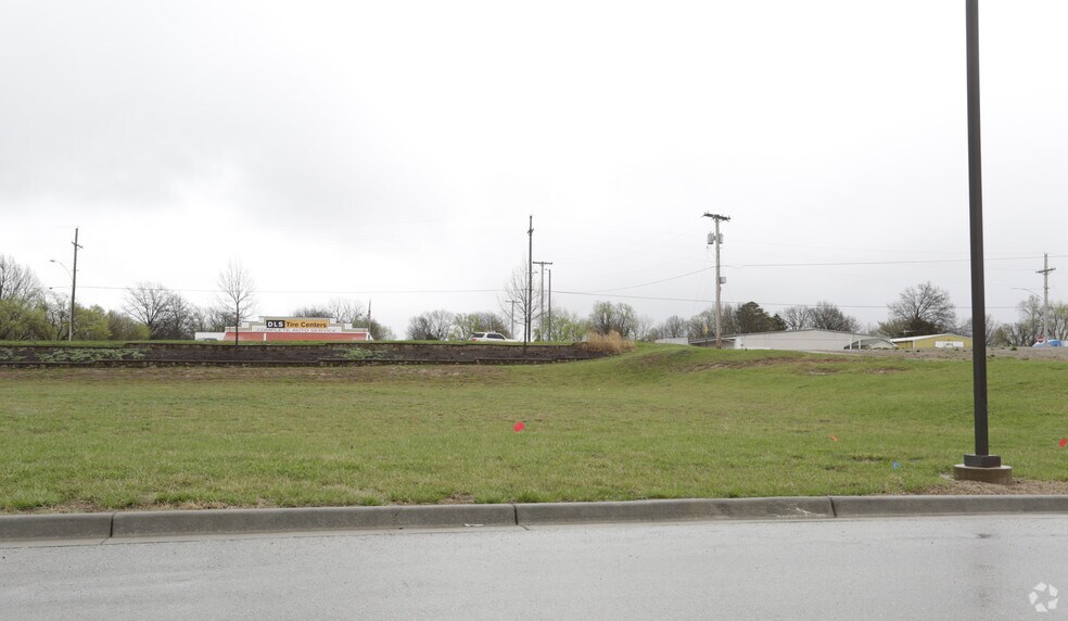 Commercial St & Sam Hwy, Harrisonville, MO for sale - Building Photo - Image 2 of 3