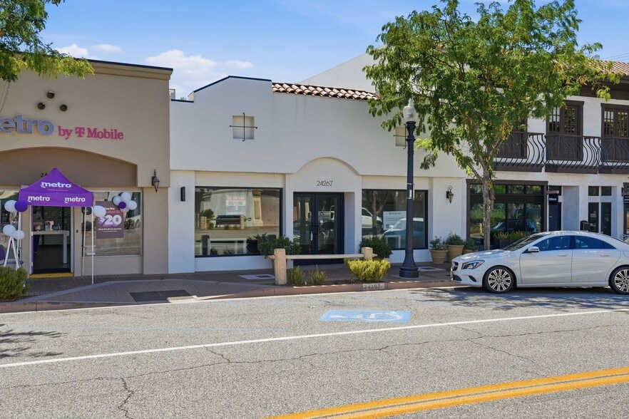 24265-24267 Main St, Newhall, CA for lease - Building Photo - Image 2 of 2
