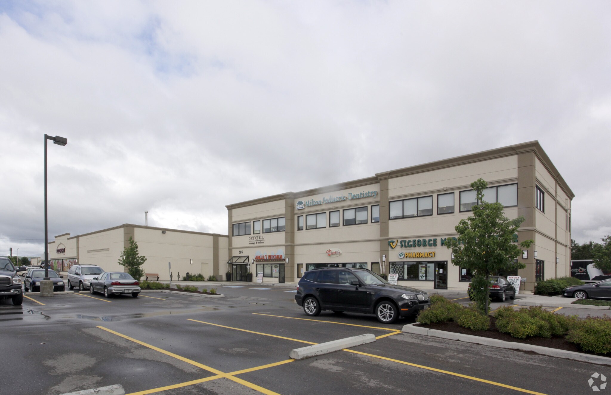 575 Ontario St S, Milton, ON à vendre Photo principale- Image 1 de 1