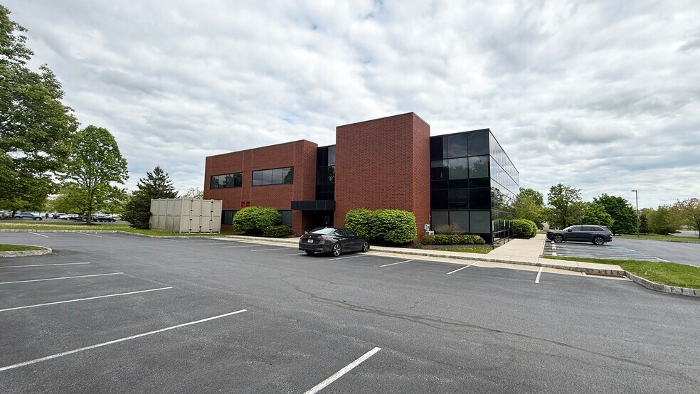 2851 Baglyos Cir, Bethlehem, PA à louer - Photo du bâtiment - Image 2 de 10