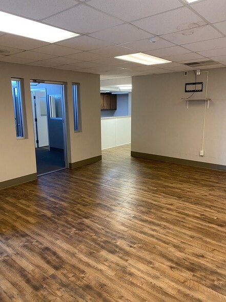 322 Memorial Dr, Greer, SC à louer - Photo intérieure - Image 2 de 8