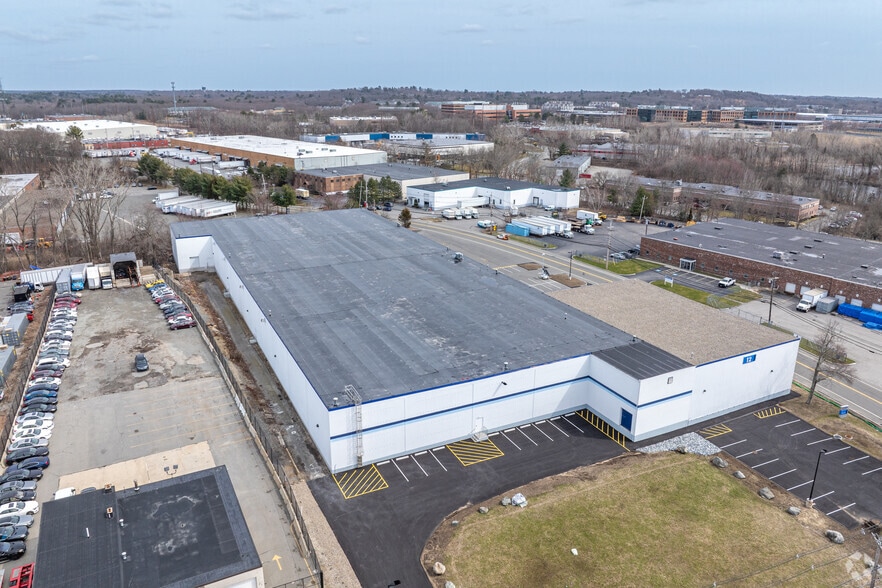 12 Industrial Way, Wilmington, MA à vendre - Photo du bâtiment - Image 3 de 6