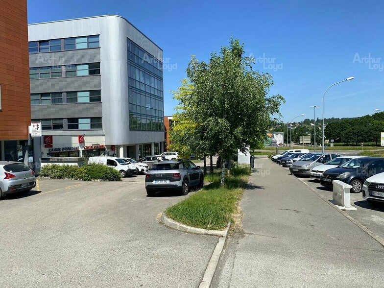 9 Avenue Des Montboucons, Besançon à louer - Photo du bâtiment - Image 1 de 6